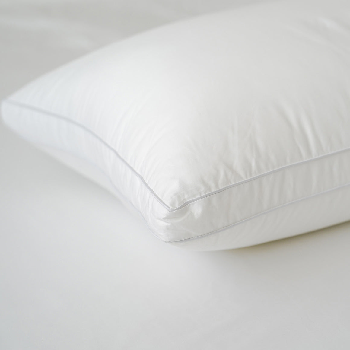 Tommy bahama outlet ahhhmazing aqualoft pillow