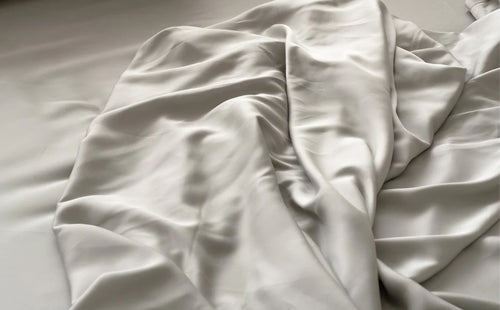 sheets stay in place on the bed