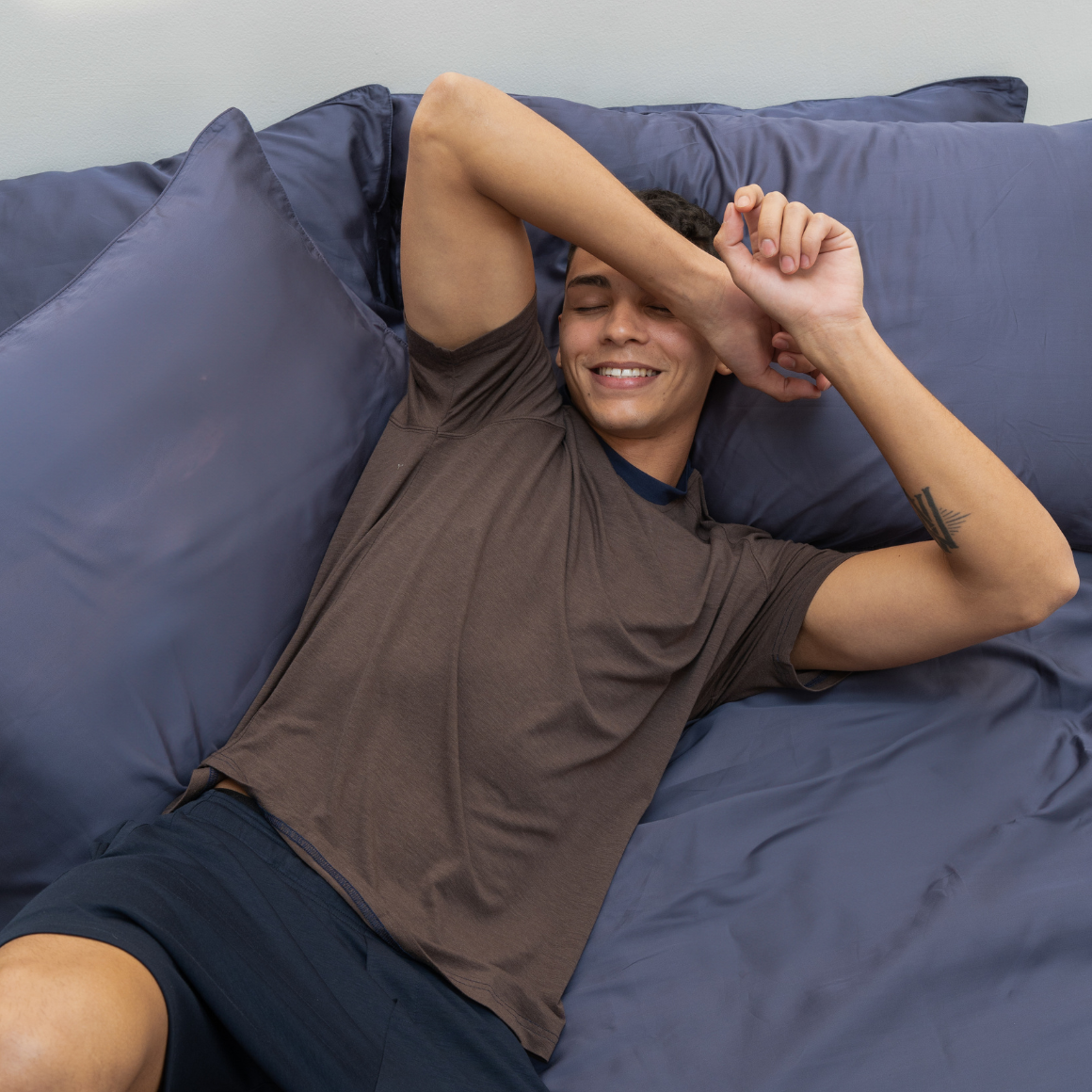 Noah Lightweight Multi-functional Tee