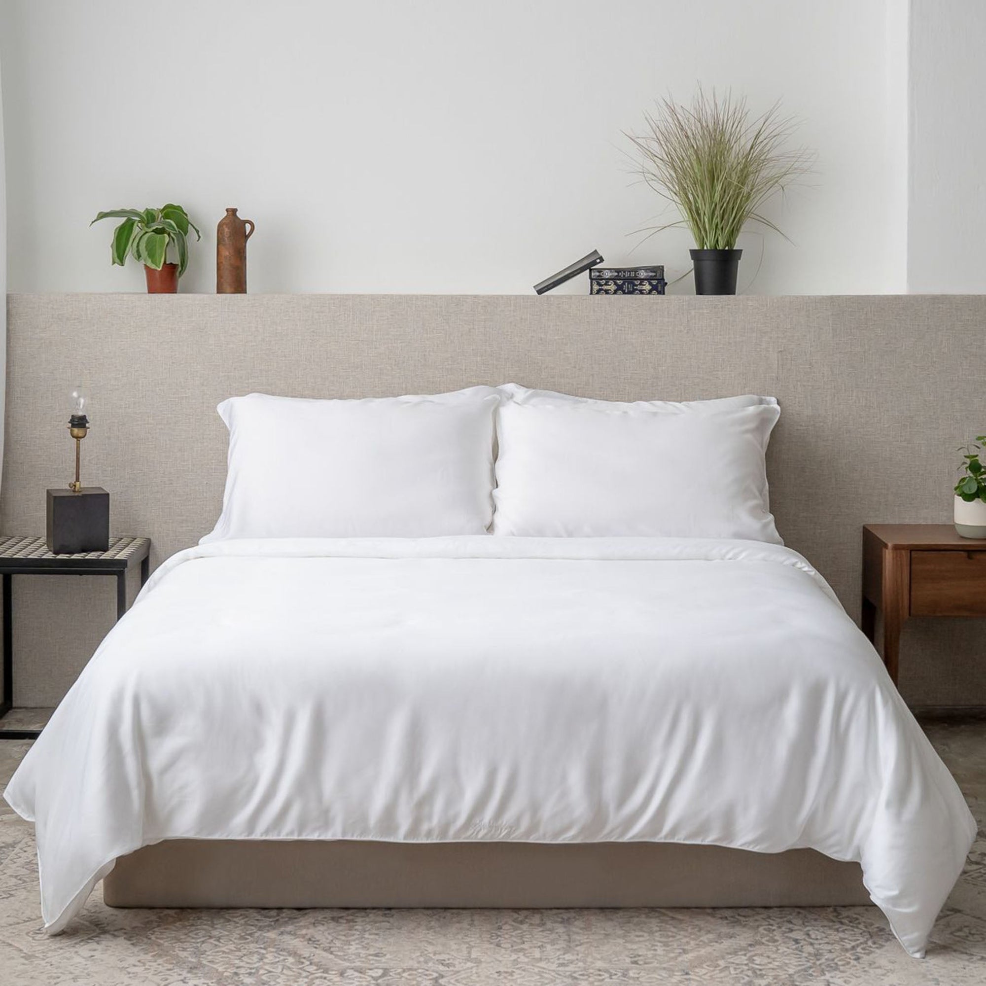 White TENCEL Bed Sheets Classic Set with Tencel Fitted Sheet, Tencel Pillow Case, Tencel Duvet Cover. Buy White Bed Sheets at Weavve Home, Best Bed Sheets Singapore and Luxury Hotel Sheets. 400 High Thread Count Bed Sheet. 