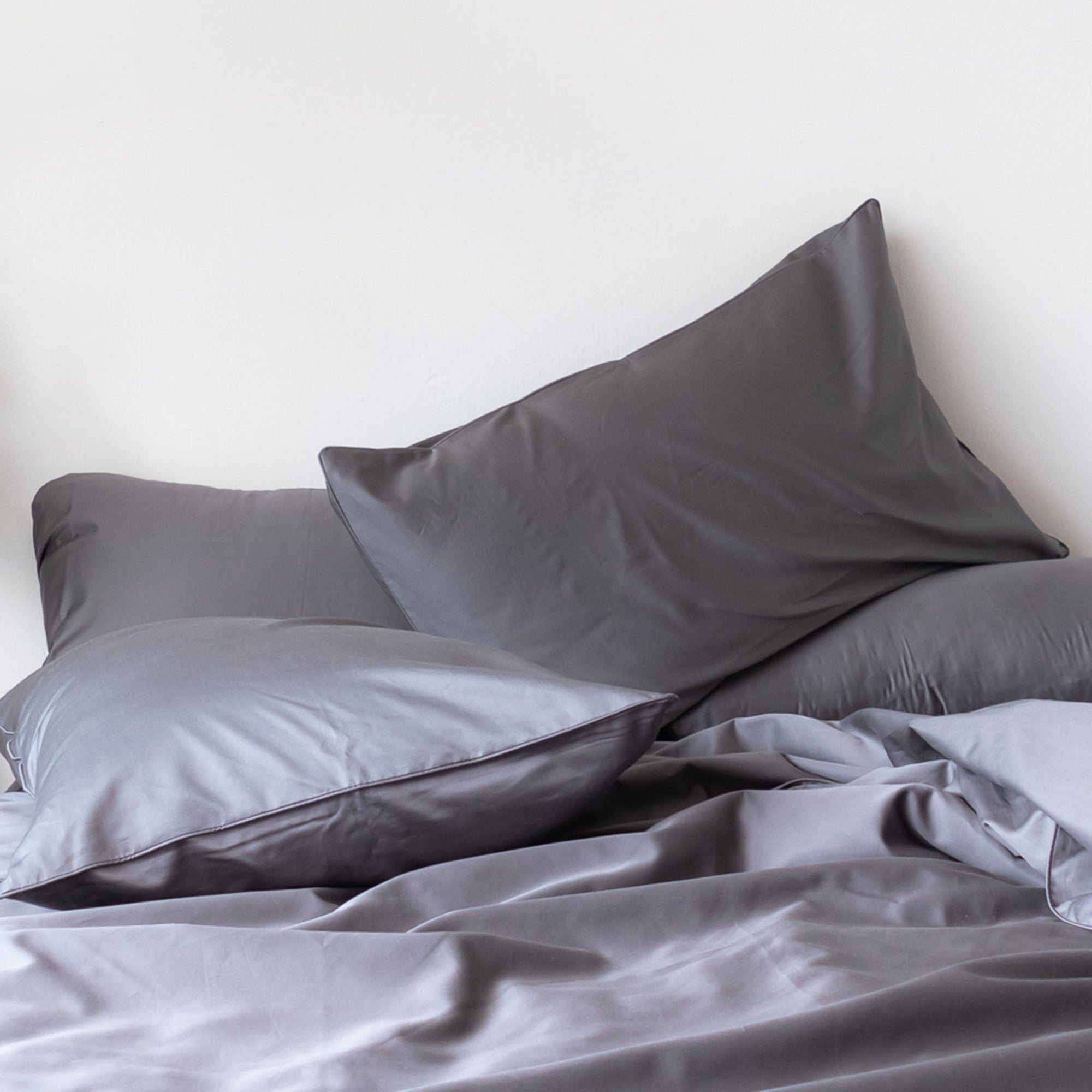IVAZA Cotton Feel Bedsheet Set - Single Size (60x90 Inches), Wrinkle-Free, Hypoallergenic, With 1 Pillow Cover, Grey Dark Floral